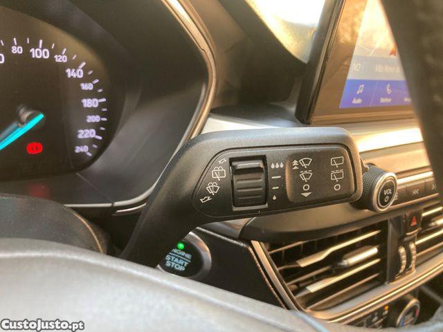 Ford Focus 1.5 TDCi ECOBlue Con — fotografia 18