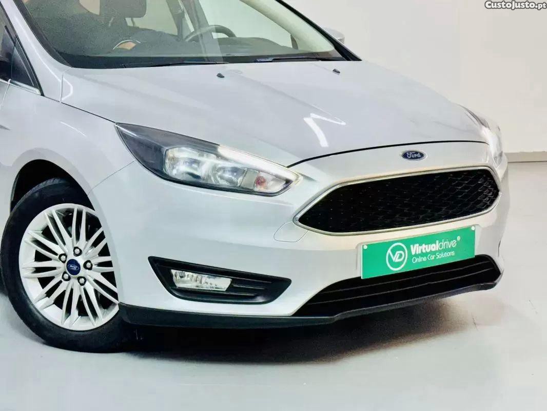 Ford Focus 1.0 ecoboost s&s active x — fotografia 16