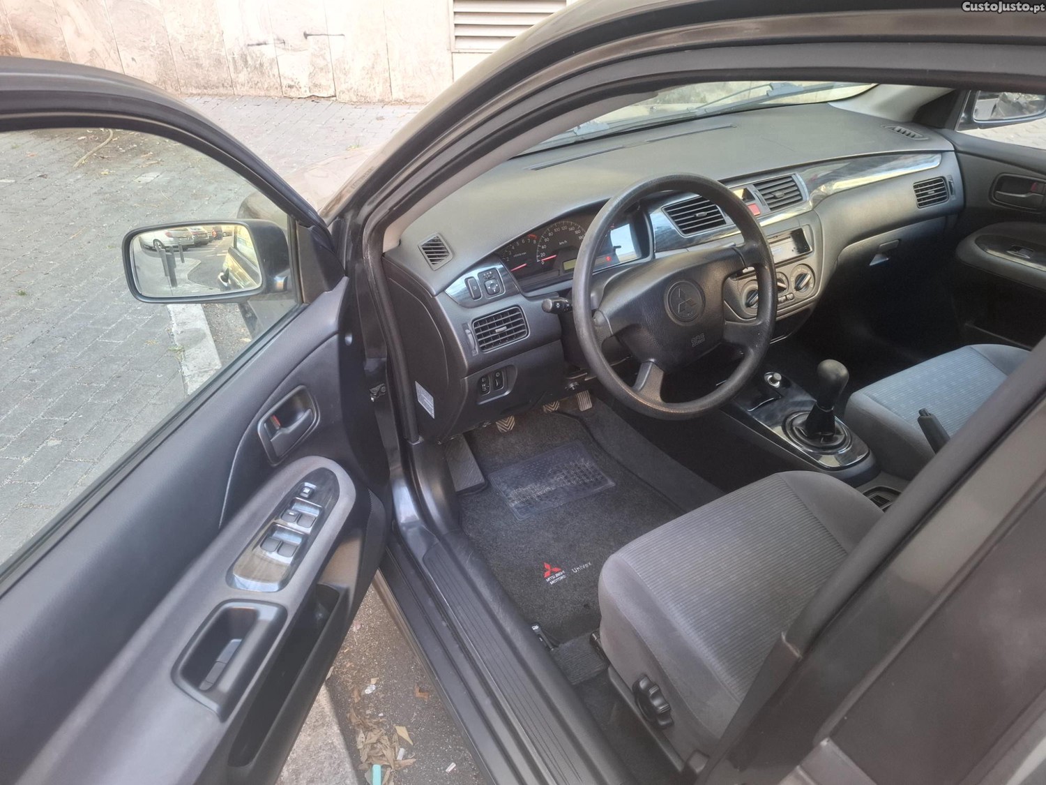 Mitsubishi 400 (Lancer) — fotografia 5