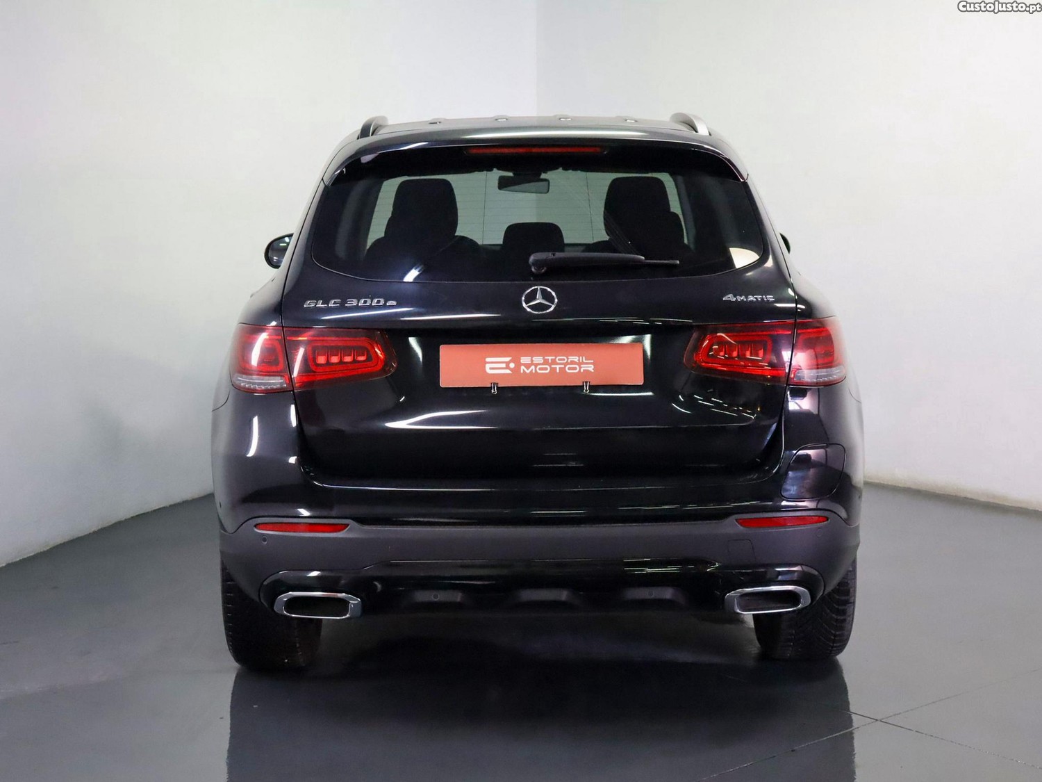 Mercedes-Benz GLC 300 e 4Matic — fotografia 18