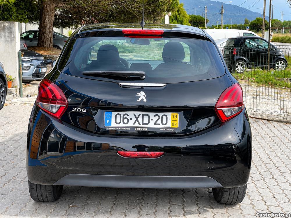 Peugeot 208 1.2 PureTech Signatu — photo 5