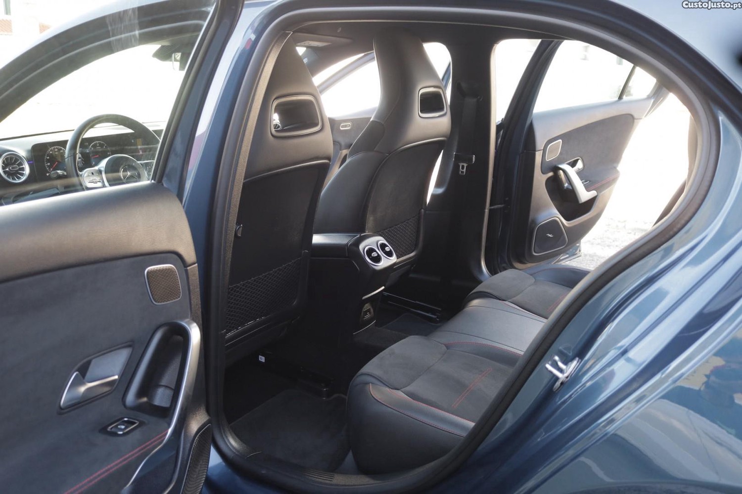 Mercedes-Benz A 180 d AMG Line 2.0 116cv — fotografia 32