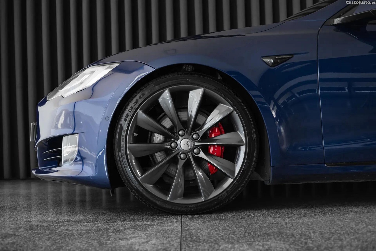 Tesla Model S Standard Range — fotografia 18