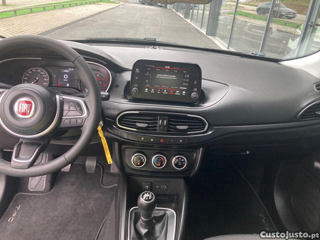 Fiat Tipo 1.3 MultiJet Life — fotografia 14