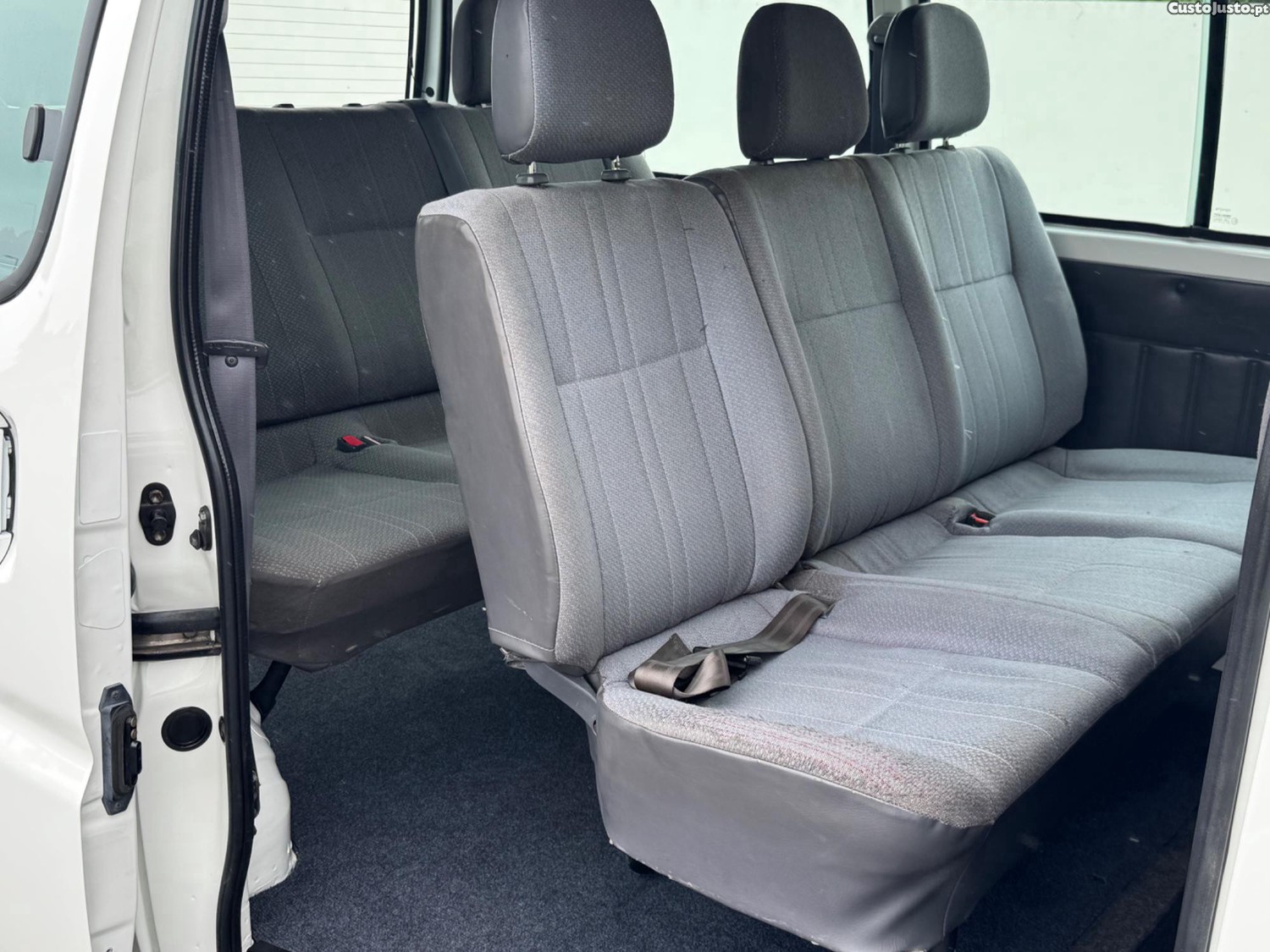 Toyota Hiace 2.5 D4D 9 Lugares C/Nova Insp até 03/2028 — fotografia 3
