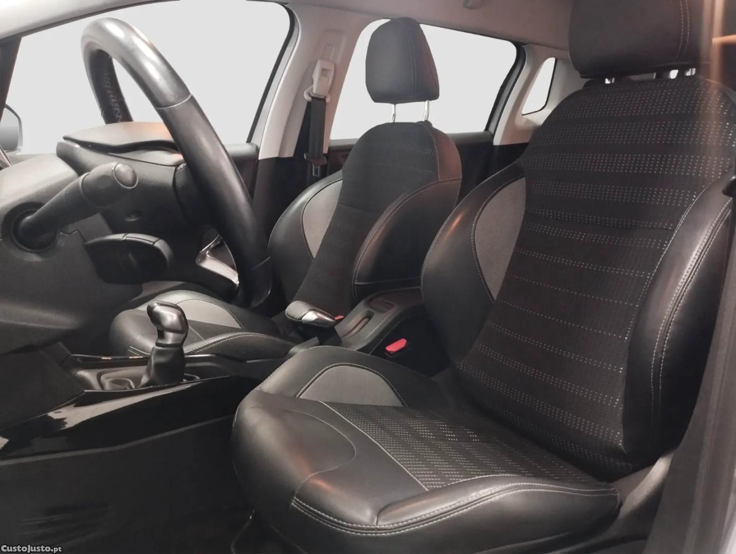 Peugeot 2008 1.4 HDi Access — fotografia 3