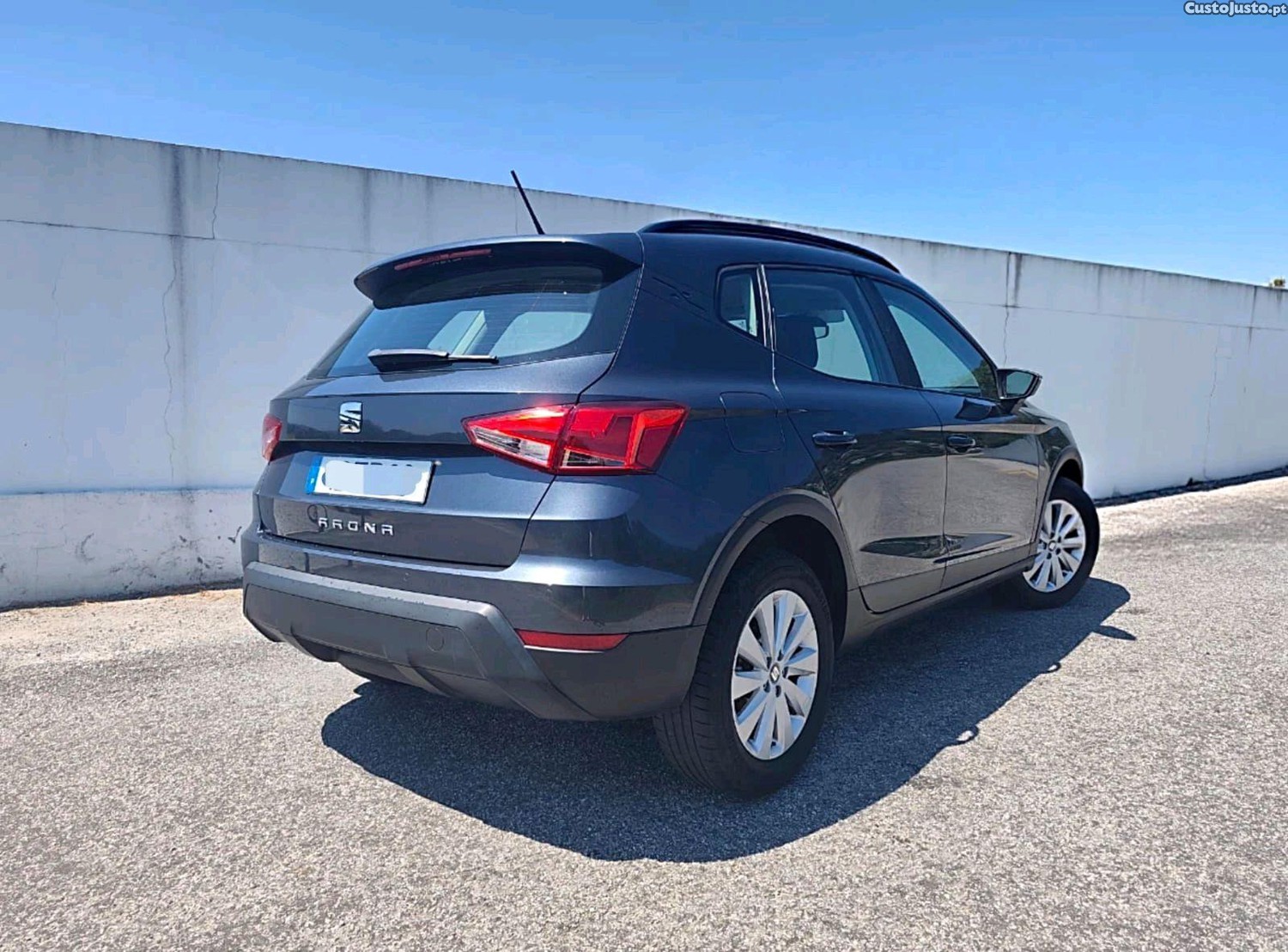 SEAT Arona 1.0 TSI 115cv Style — fotografia 8