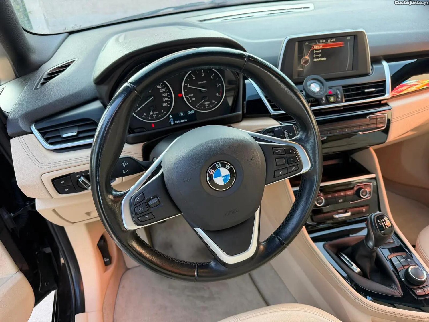 BMW 216 Active Tourer d Line Luxury — fotografia 6