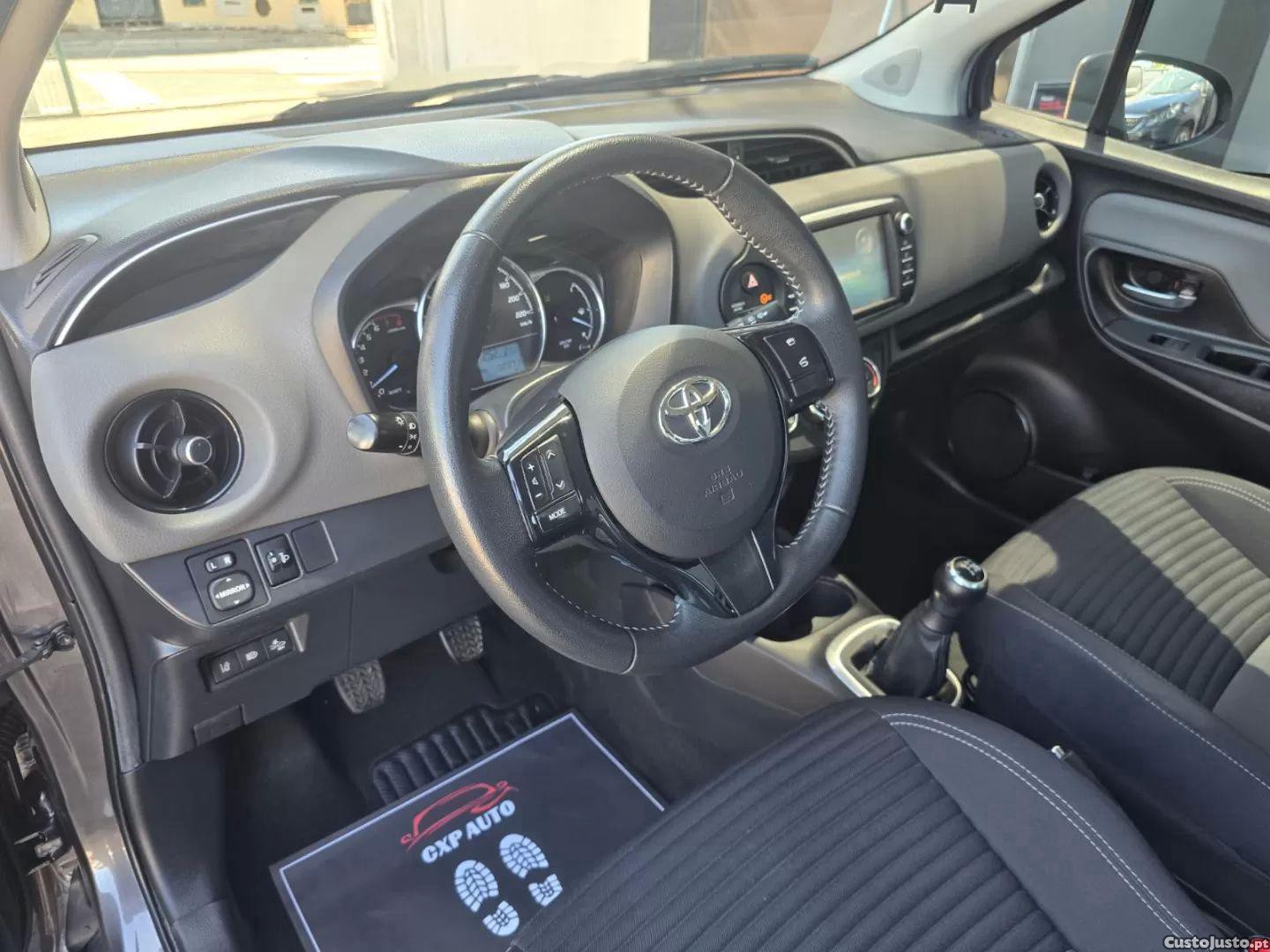 Toyota Yaris 1.0 vvt-i comfort — fotografia 11
