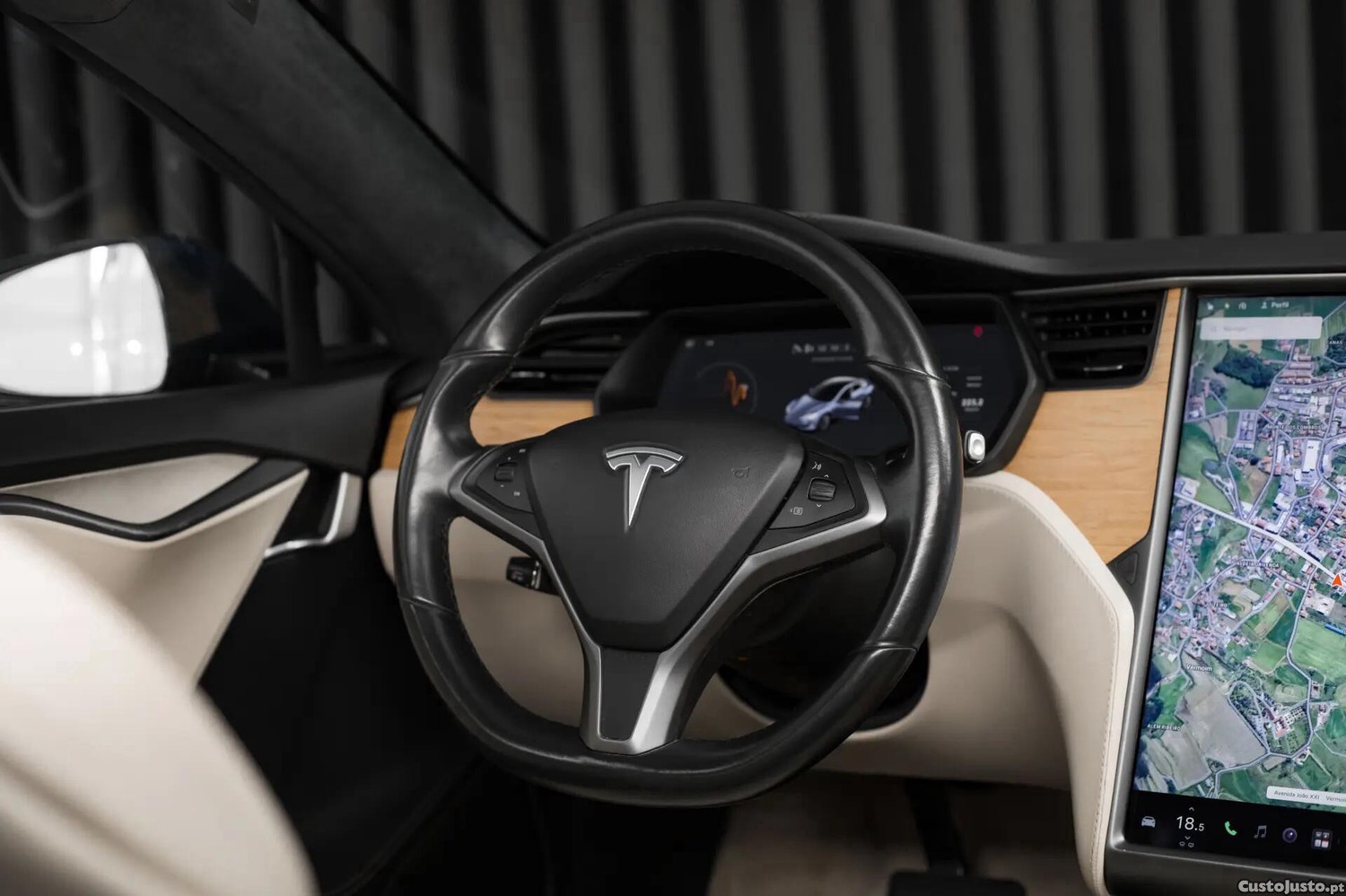 Tesla Model S Standard Range — fotografia 11