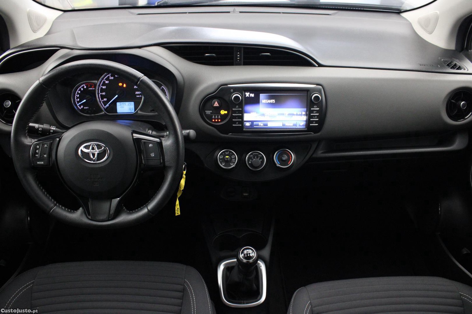 Toyota Yaris 1.0 COMFORT — fotografia 24