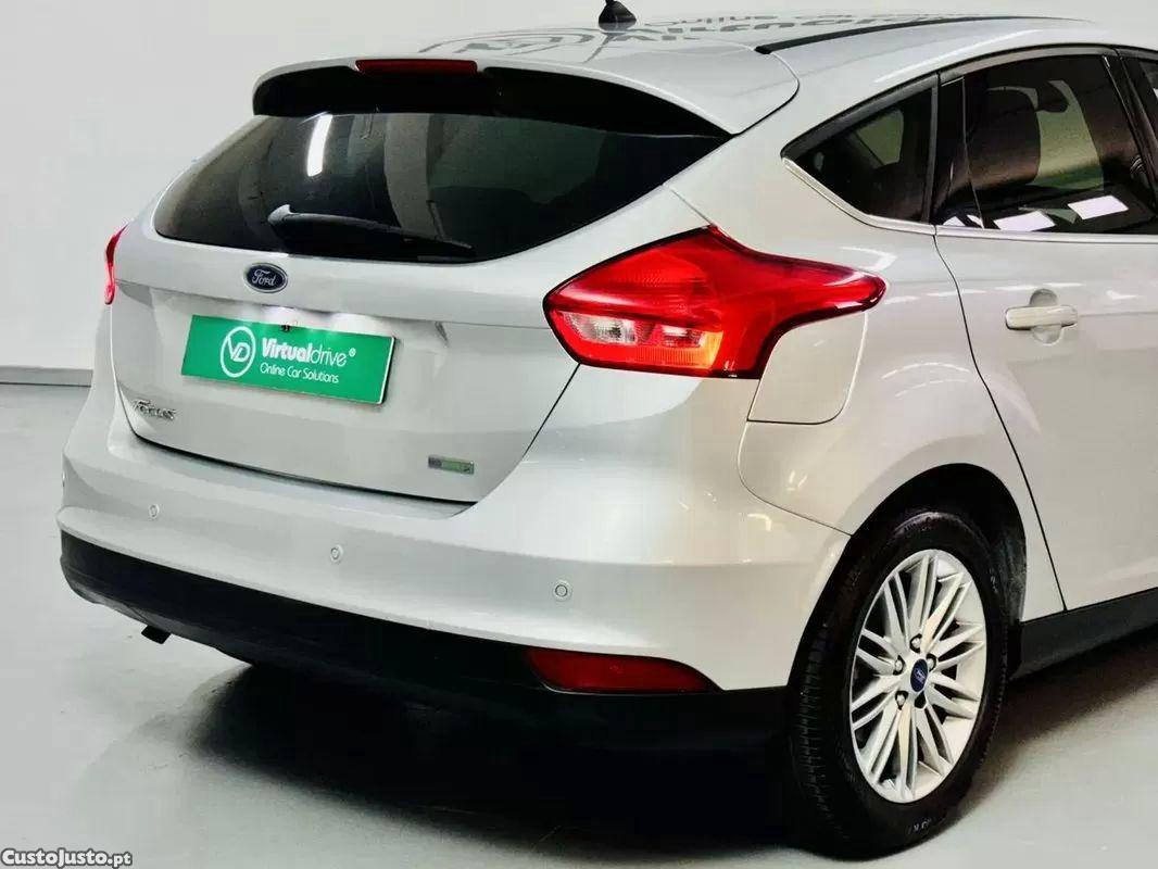 Ford Focus 1.0 ecoboost s&s active x — fotografia 13