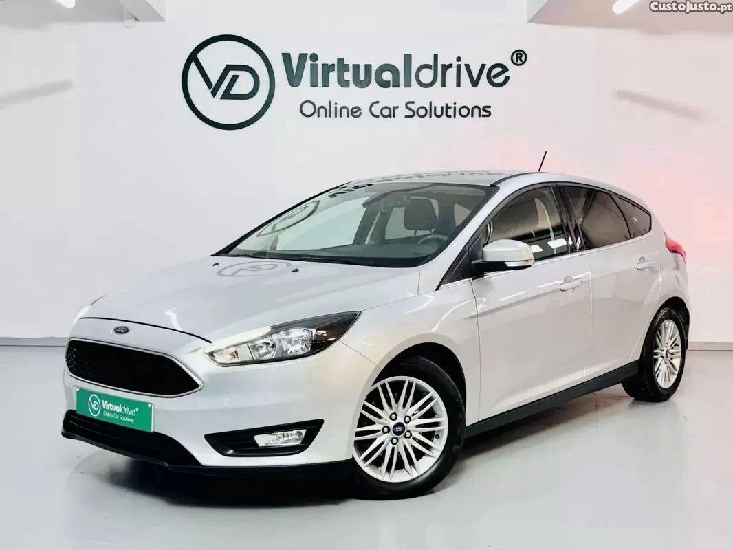 Ford Focus 1.0 ecoboost s&s active x — fotografia 8