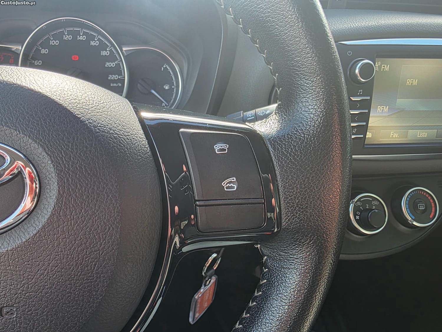 Toyota Yaris 1.0 VVT-I COMFORT 72CV — fotografia 9