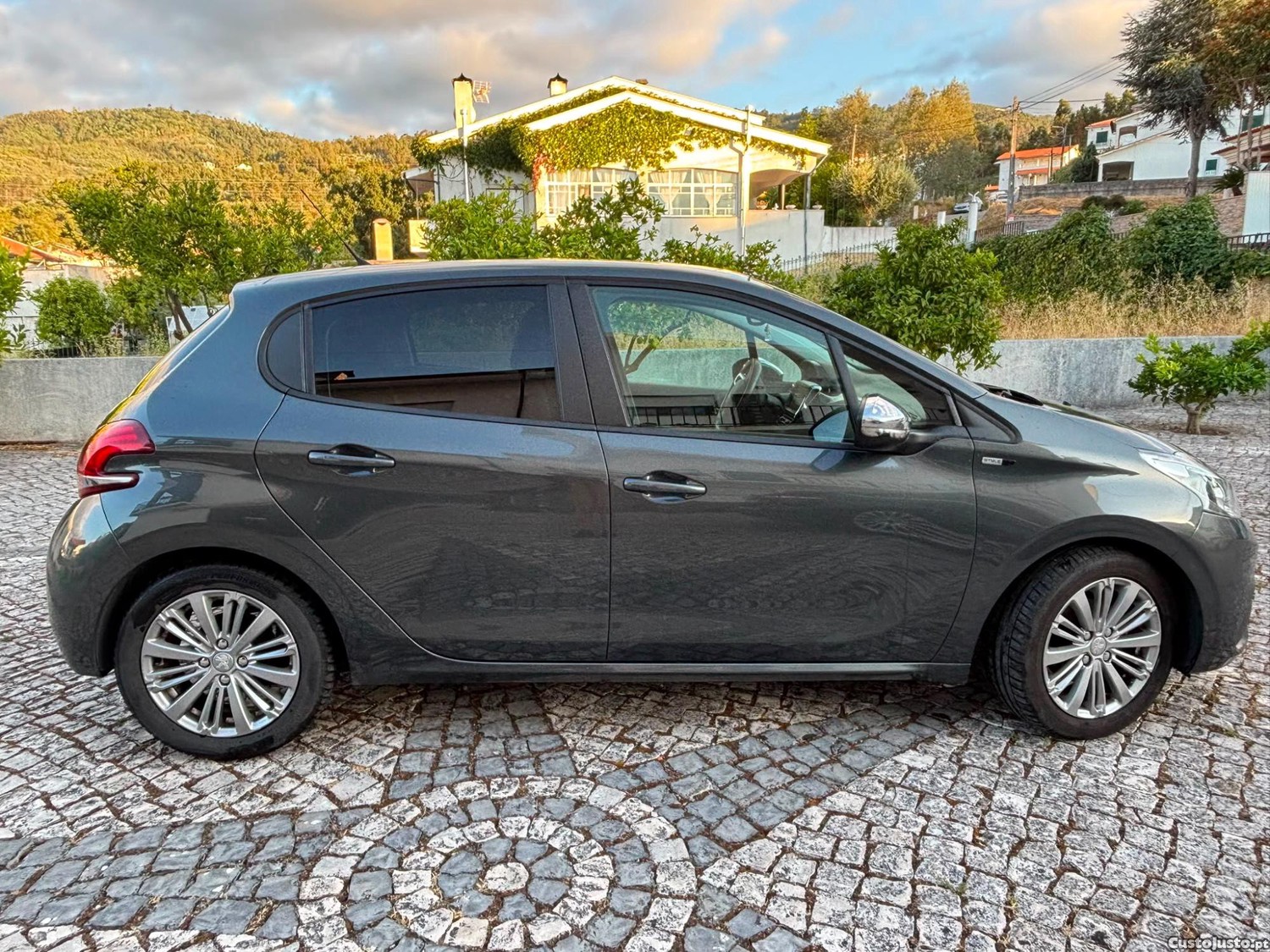 Peugeot 208 1.6 BlueHDi Style — fotografia 7