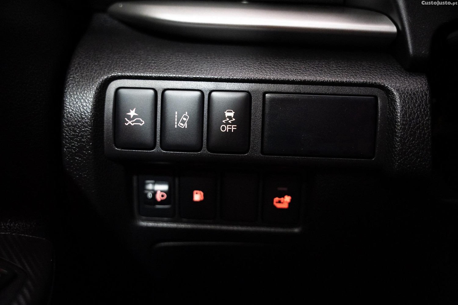 Mitsubishi Eclipse Cross 2.4 PHEV eMotion — fotografia 19