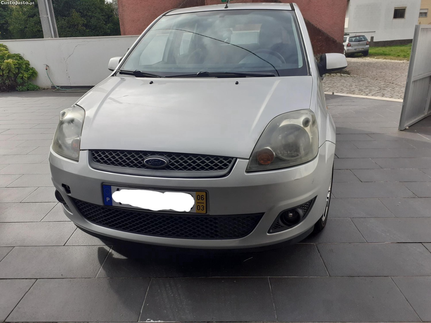 Ford Fiesta 1.4 tdci 5 lugares - 06 — photo 2