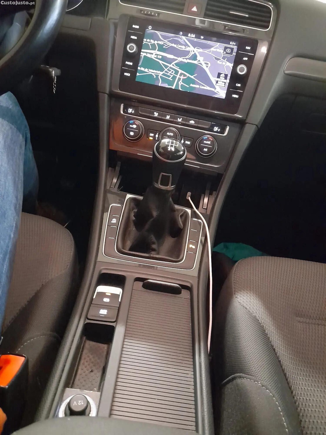 Volkswagen Golf 1.6 TDi Confortline — fotografia 5