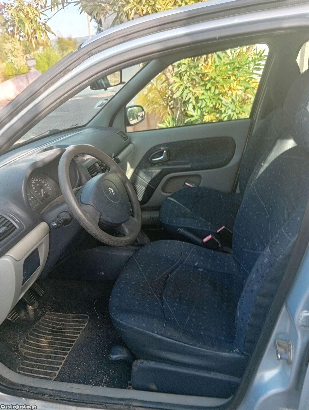 Renault Clio 1.2i 16v — fotografia 10