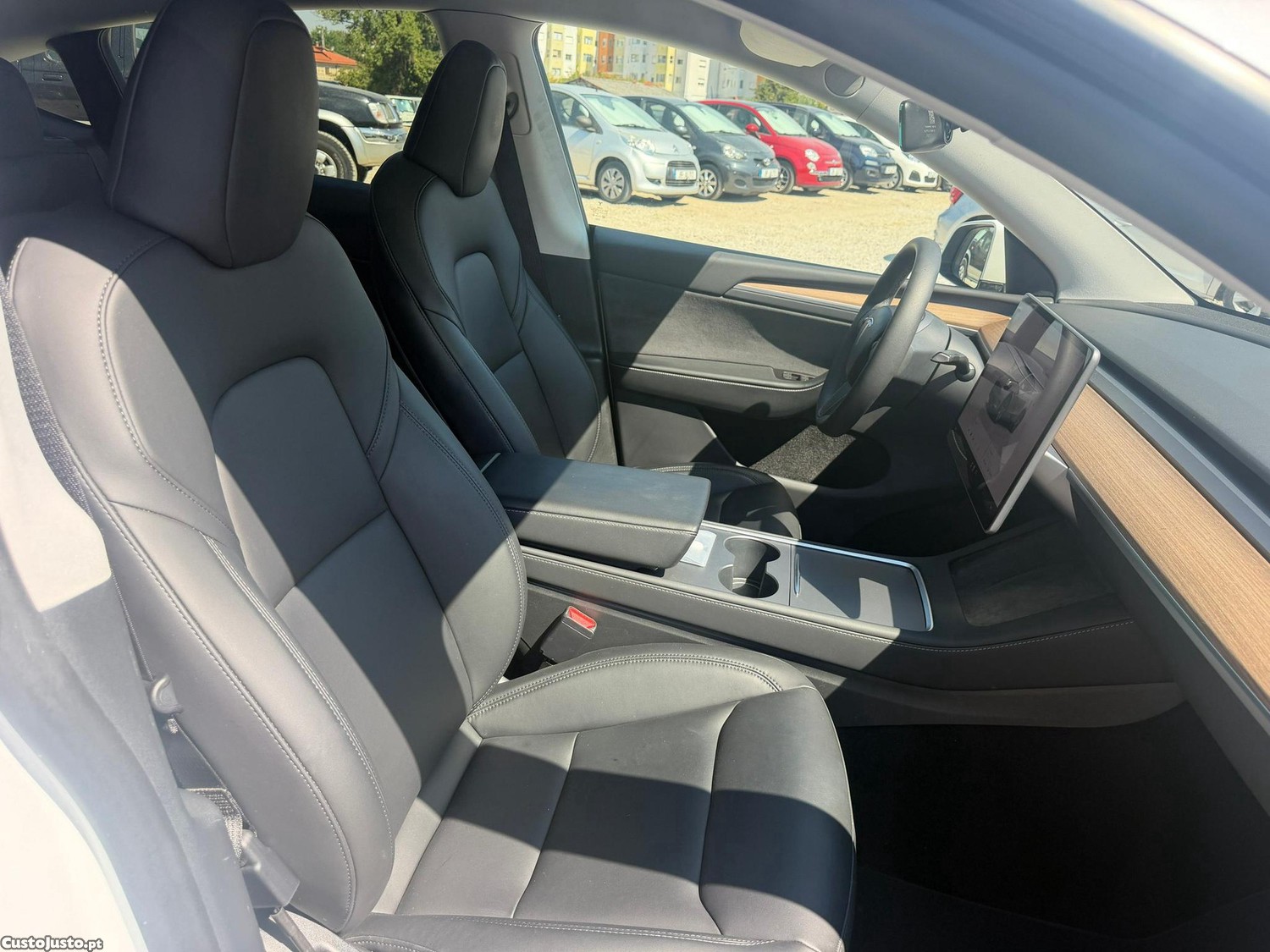 Tesla Model Y Long Range Dual Motor AWD — fotografia 8