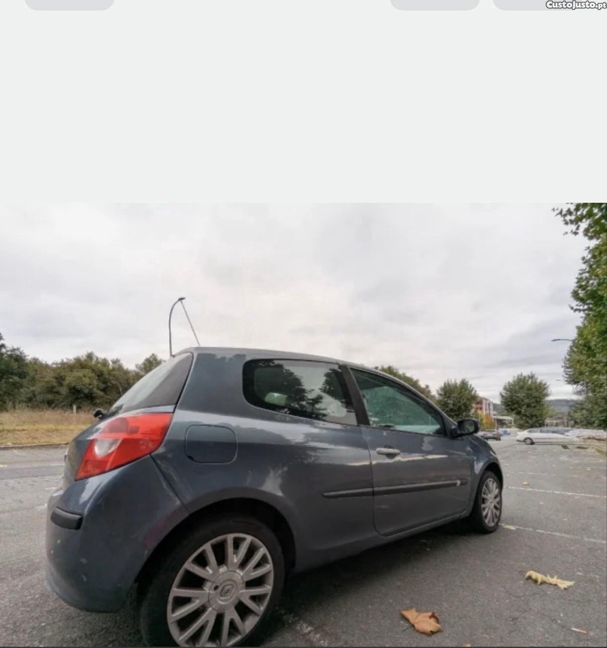 Renault Clio 1.2 16V Confort — fotografia 4