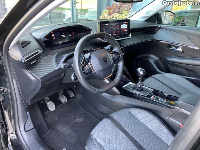 Peugeot 208 1.2 PureTech Allure — fotografia 18