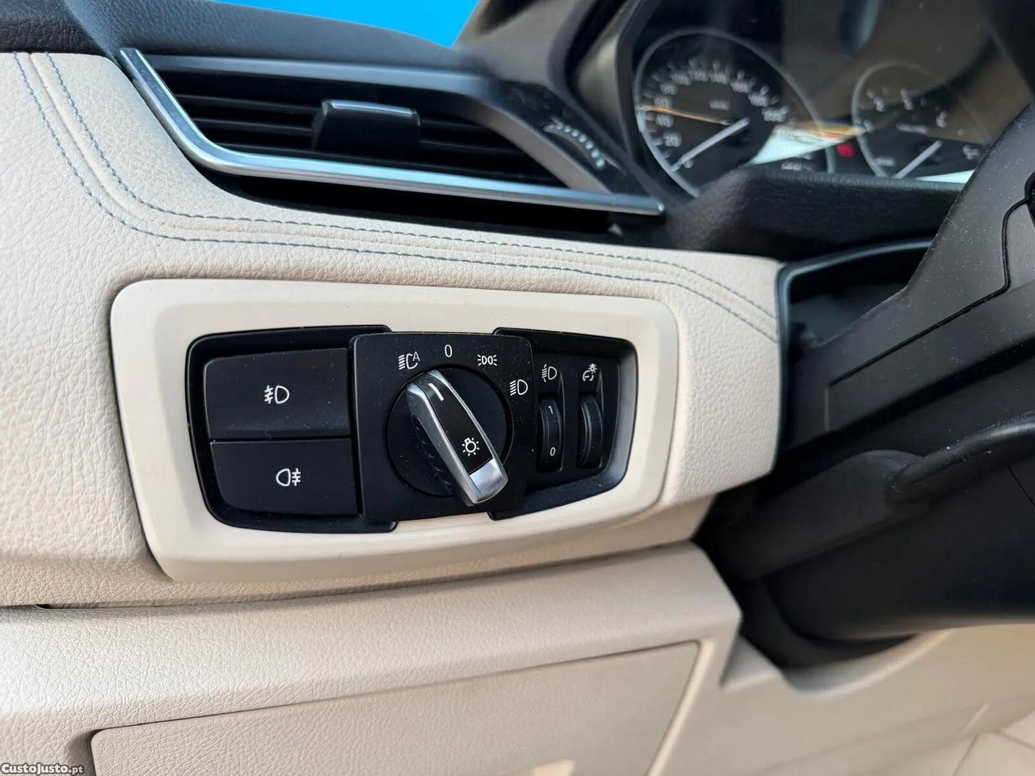 BMW 216 Active Tourer d Line Luxury — fotografia 4