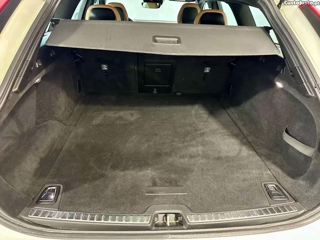 Volvo V90 2.0 d4 momentum geartronic — fotografia 2