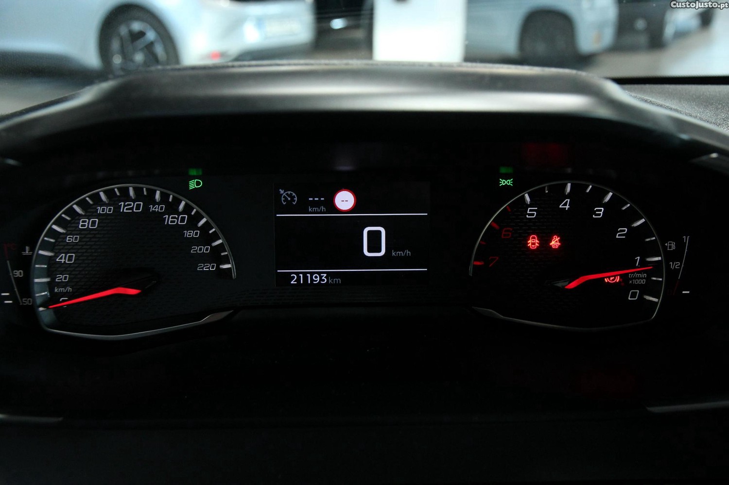 Peugeot 208 1.2 PureTech Active — fotografia 3