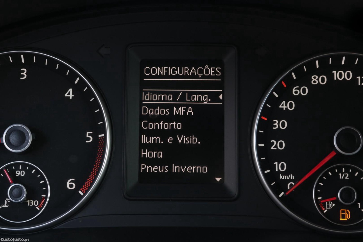 Volkswagen Touran 1.6 TDI BlueMotion Confortline 7L — fotografia 12