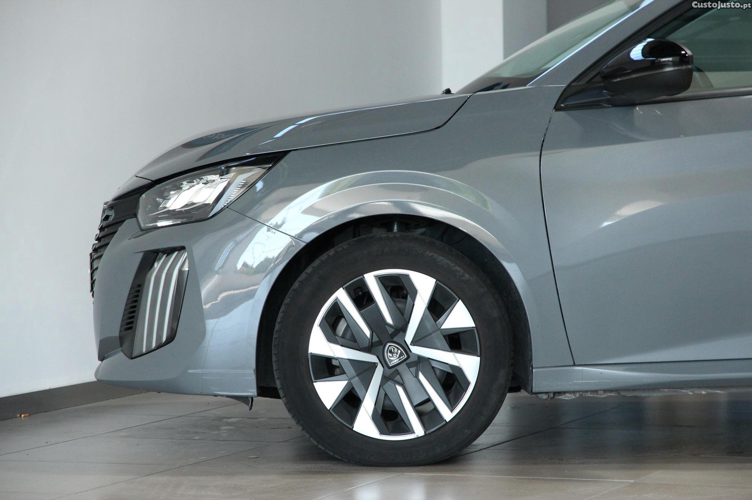 Peugeot 208 1.2 PureTech Active — fotografia 17