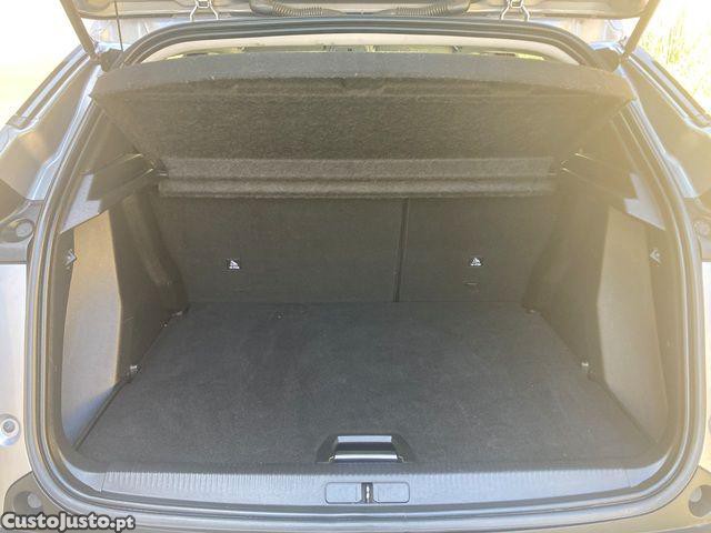 Peugeot 2008 1.2 PureTech Active — fotografia 4