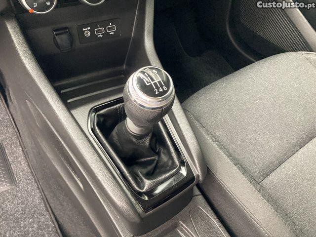 Renault Clio TCe 90 EQUILIBRE — fotografia 8