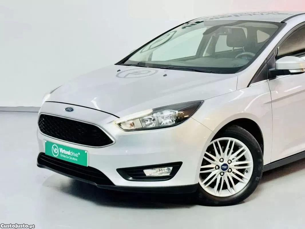 Ford Focus 1.0 ecoboost s&s active x — fotografia 7