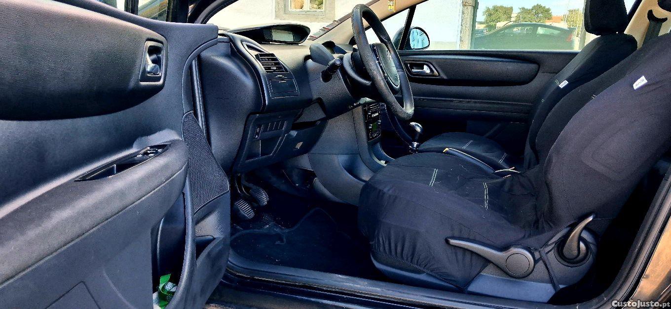 Citroën C4 Coupe — fotografia 3