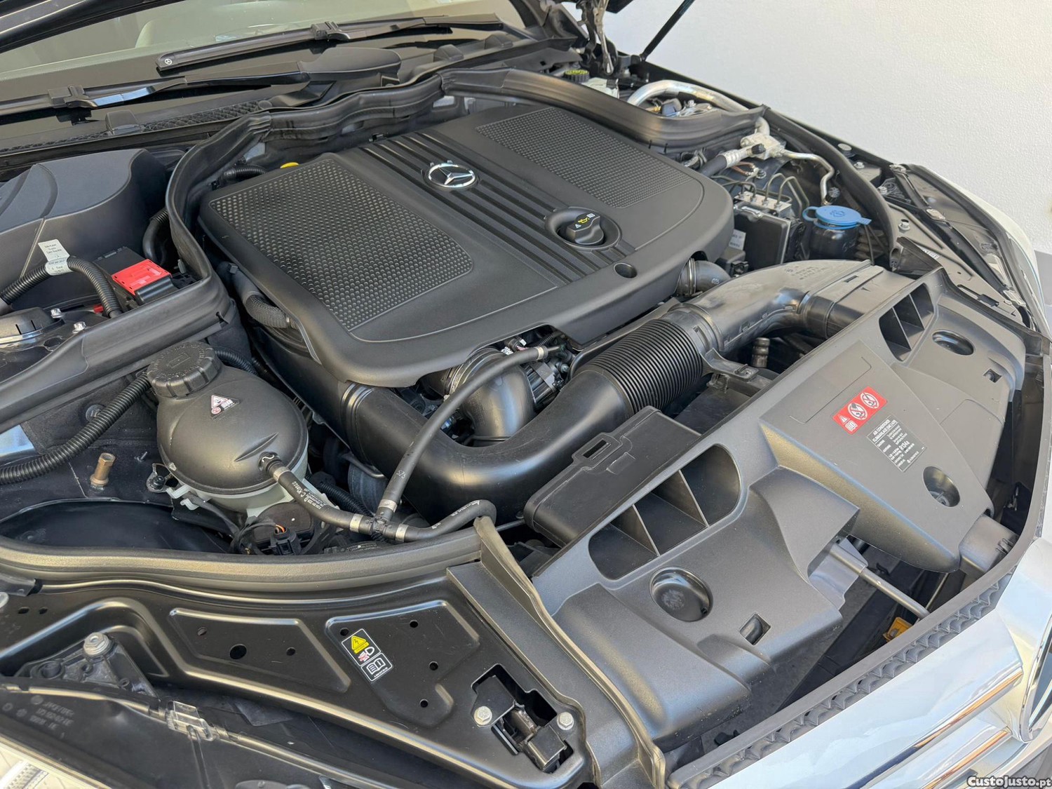 Mercedes-Benz E 220 Coupe — fotografia 6