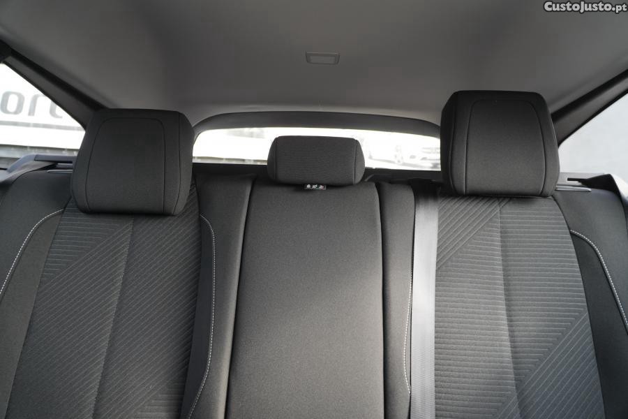 Peugeot 308 PureTech 130 Active — fotografia 6