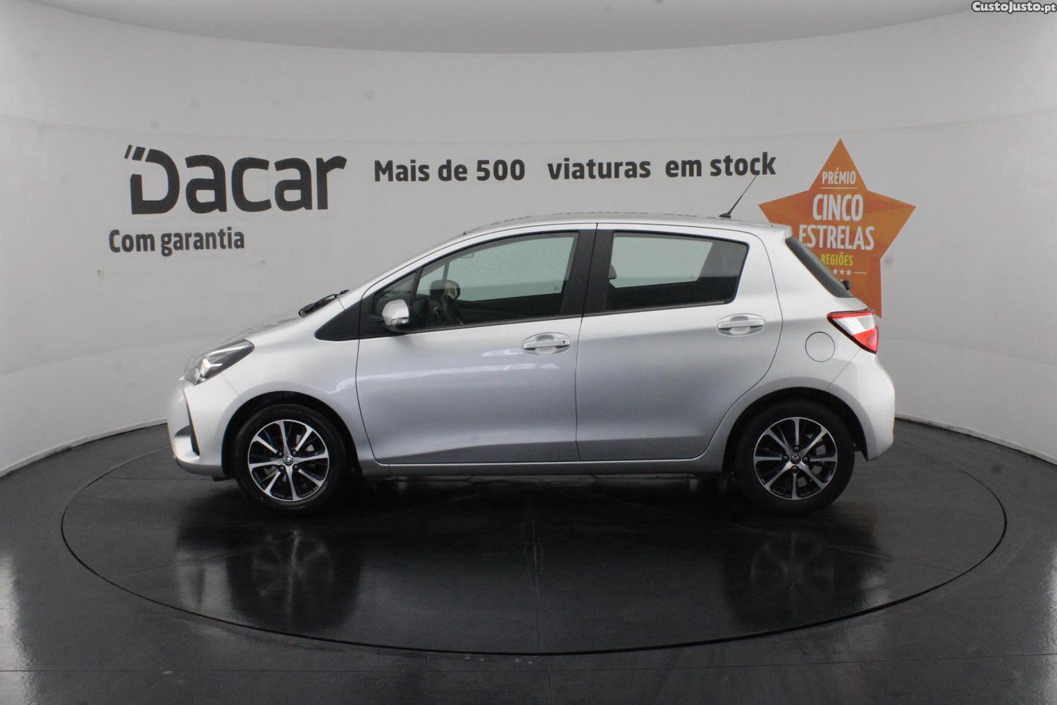 Toyota Yaris 1.0 COMFORT — fotografia 28