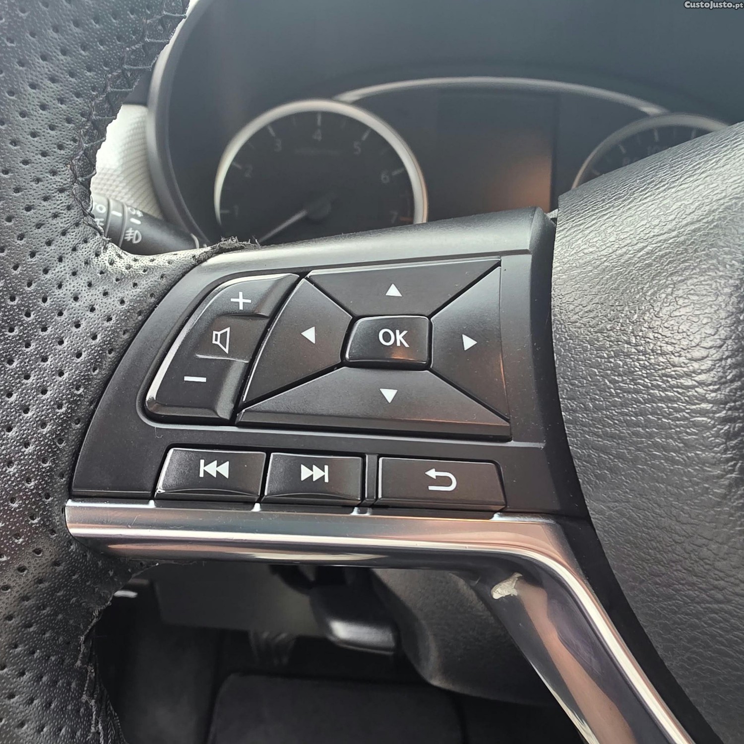 Nissan Micra 0.9 IG-T BOSE Limited Edition S/S — fotografia 6