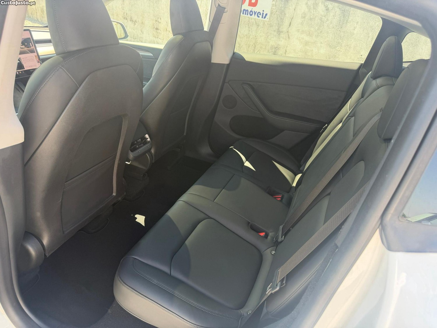 Tesla Model Y Long Range Dual Motor AWD — fotografia 6
