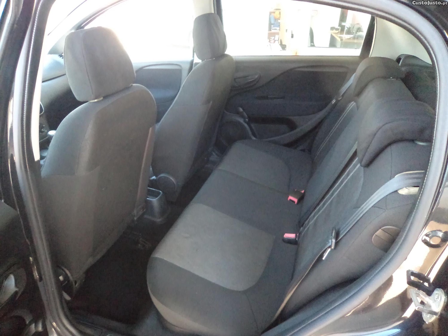 Fiat Punto 1.2 Ar/c 5 Portas — fotografia 5