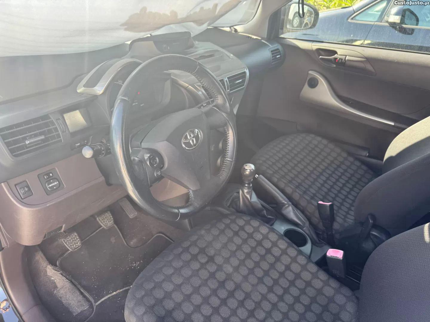 Toyota iQ 1.0 vvt-i — fotografia 4