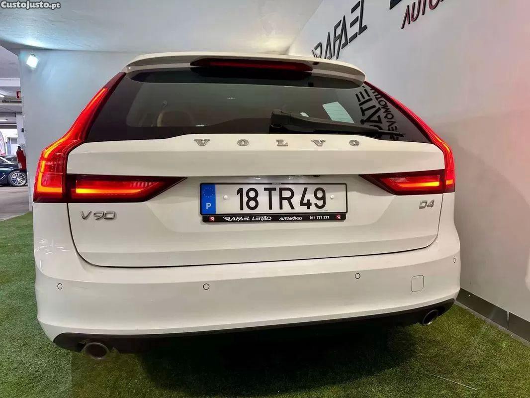 Volvo V90 2.0 d4 momentum geartronic — fotografia 23
