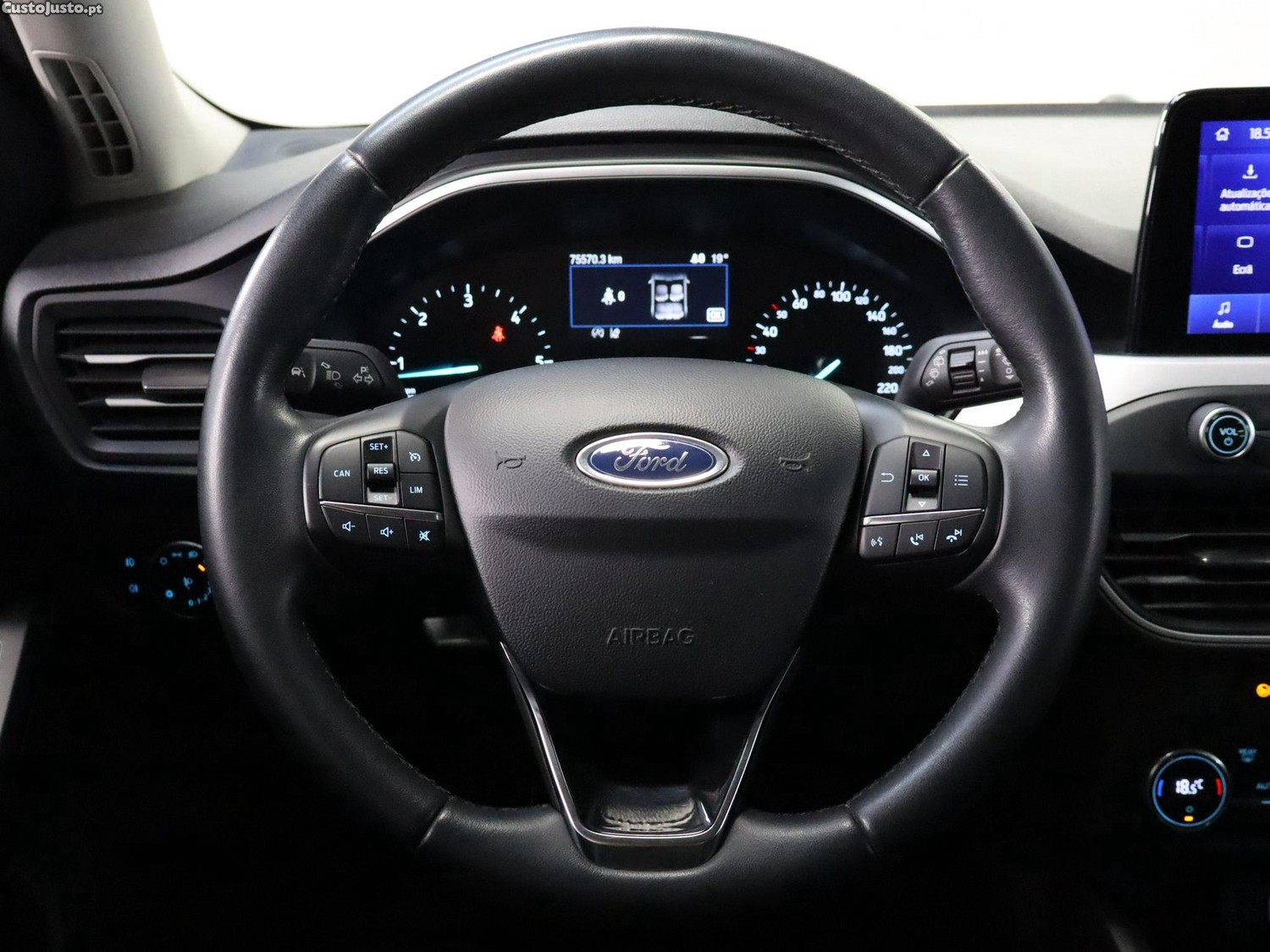 Ford Focus SW 1.5 TDCi EcoBlue Titanium — fotografia 8