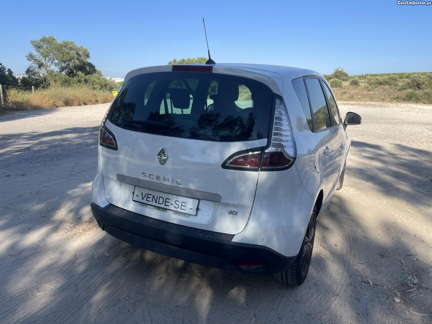 Renault Scénic Exclusive — fotografia 11