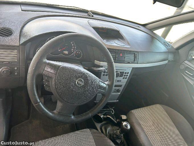 Opel Meriva 1700 TDCI — fotografia 2