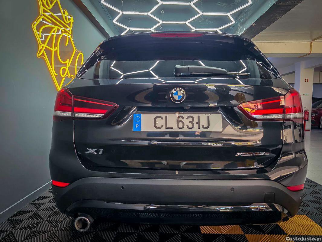 BMW X1 xDrive25e Advantage — fotografia 10