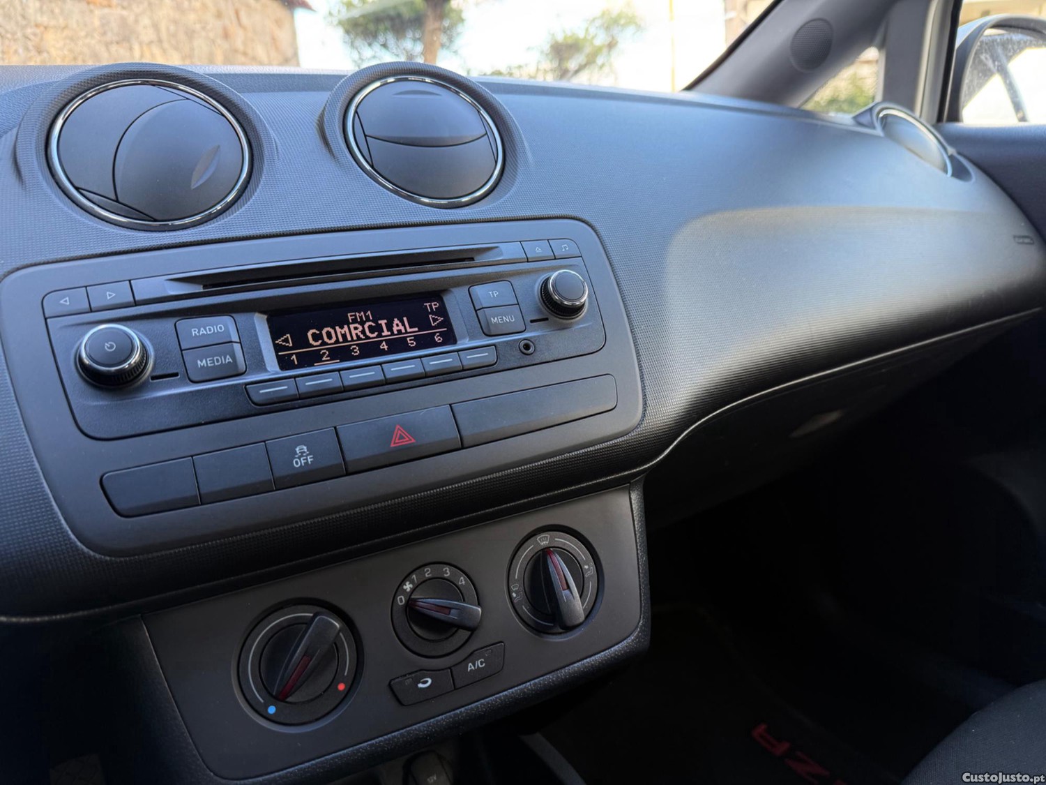 SEAT Ibiza 1.2 — fotografia 2