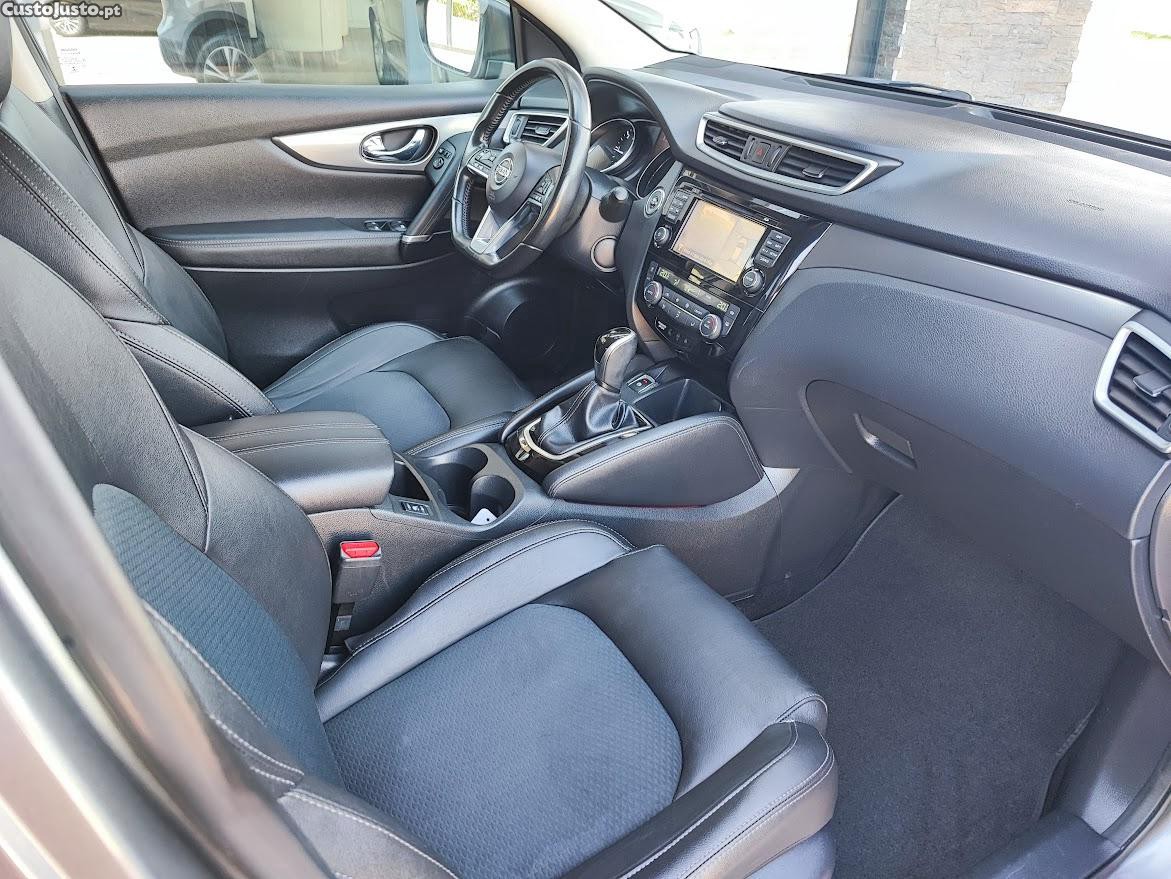 Nissan Qashqai 1.6 DCi N- Vision Xtron — fotografia 3