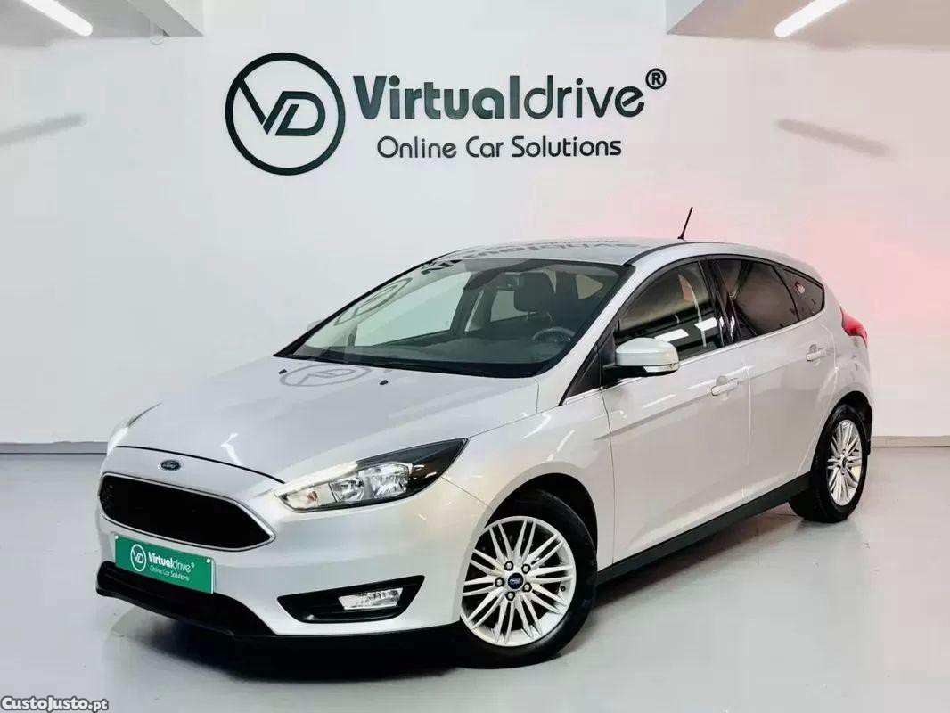 Ford Focus 1.0 ecoboost s&s active x — fotografia 2